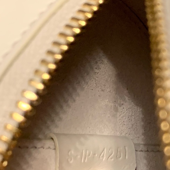 Celine Oval Bag Cuir Triomphe in White Smooth Calfskin - Picture 14 of 14